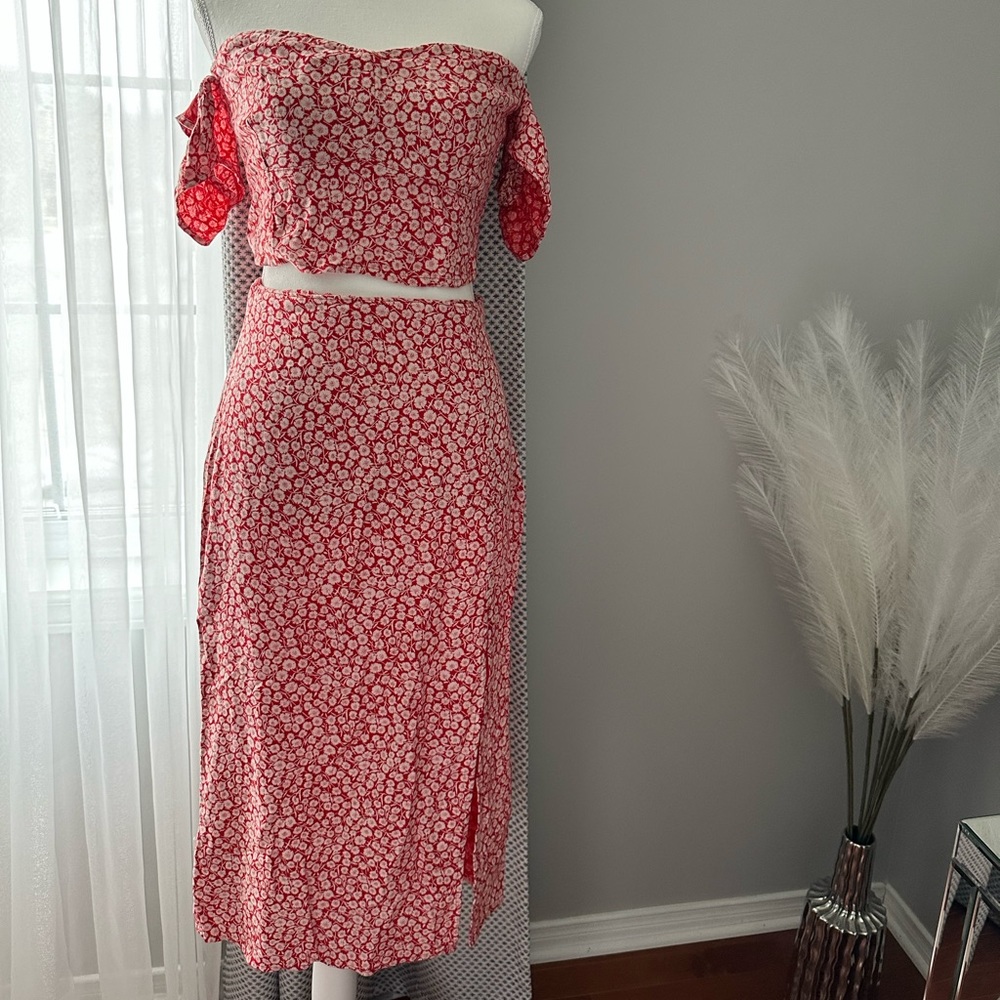 Abercrombie & Fitch Floral Cropped Top - Red